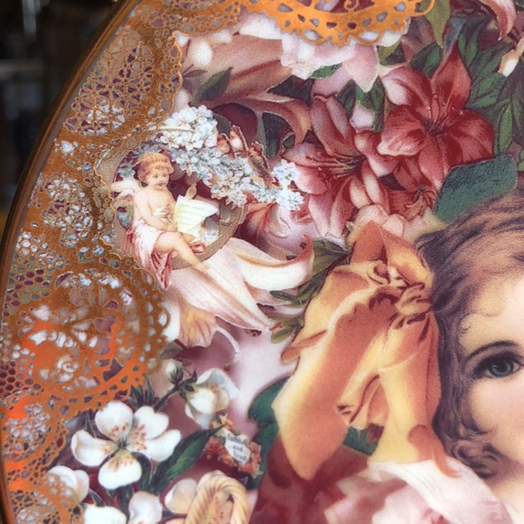 Romantic Victorian  Keepsakes decorative plate.  8 inch - Picture 4 of 6